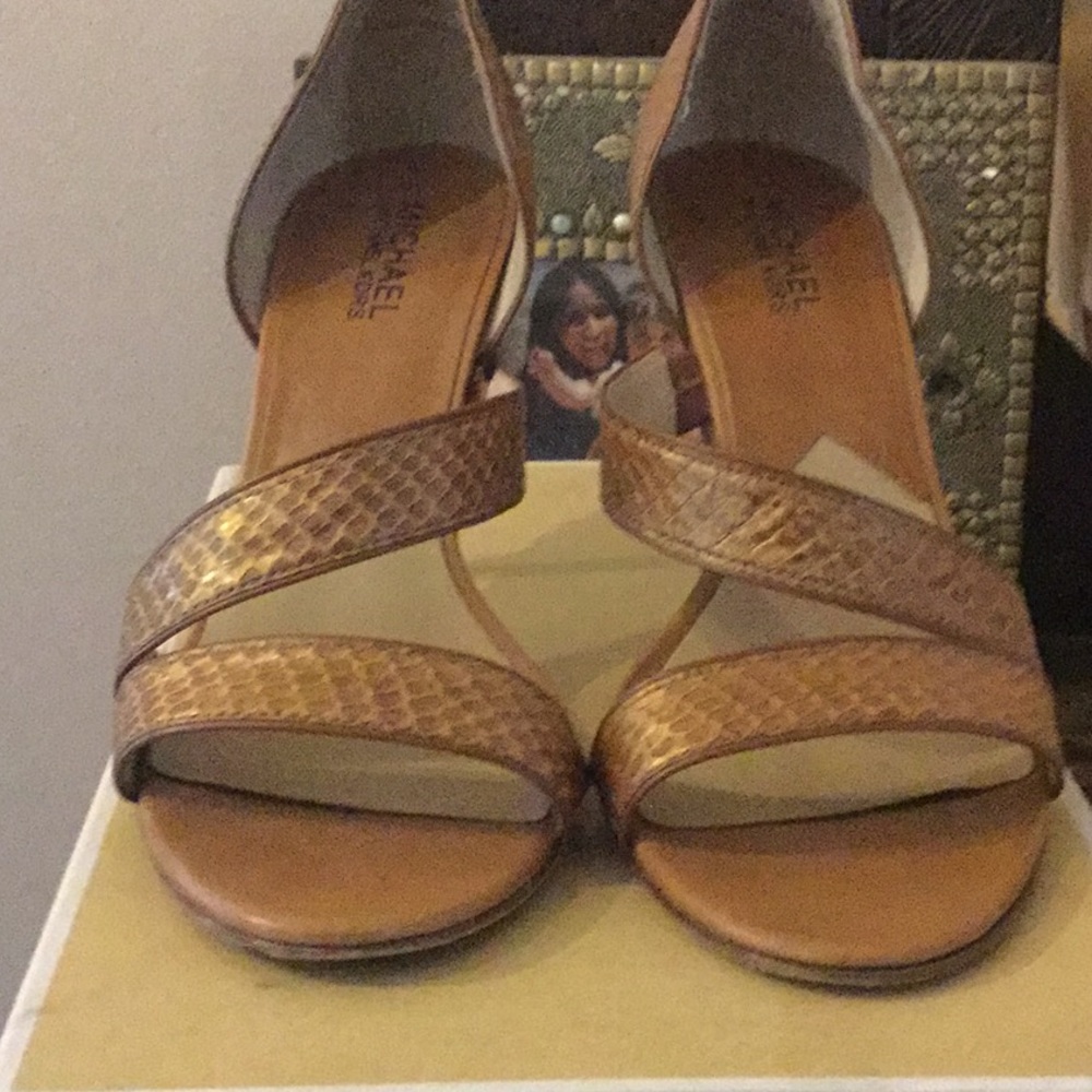 Michael kors strappy 4 inch sandals size 8